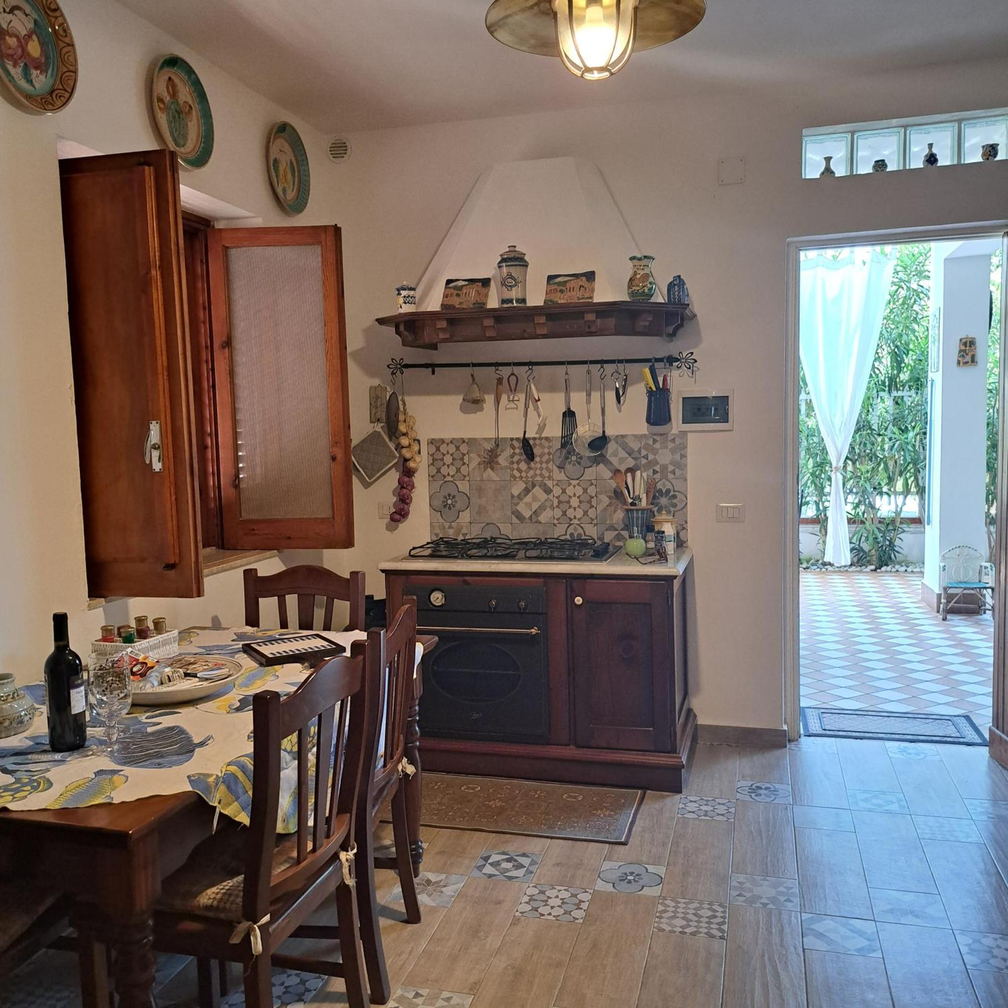 Апартаменти Casa Perciata - Locazione Turistica Монделло Екстер'єр фото